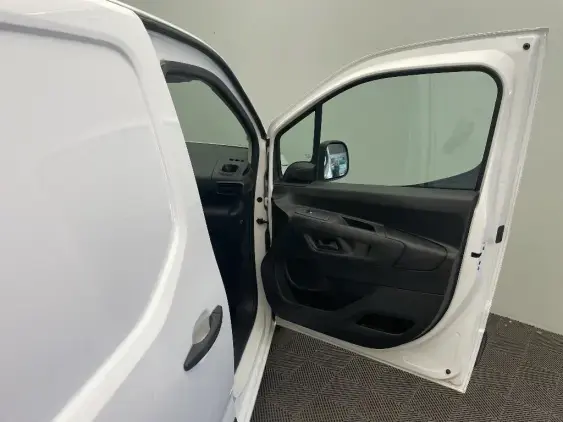 TOYOTA PROACE CITY - voiture d'occasion - Photo 16