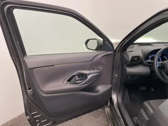TOYOTA YARIS CROSS I - voiture d'occasion - Photo 19