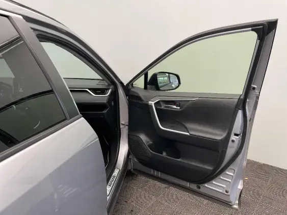 TOYOTA RAV4 V - voiture d'occasion - Photo 20
