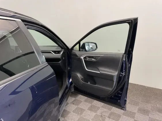 TOYOTA RAV4 V - voiture d'occasion - Photo 20