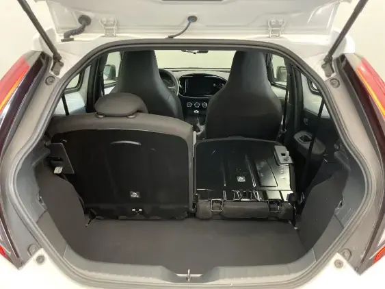 TOYOTA AYGO X - voiture d'occasion - Photo 13