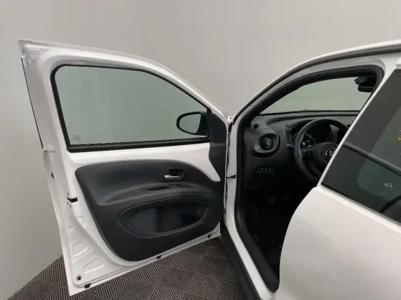 TOYOTA AYGO X - voiture d'occasion - Photo 16