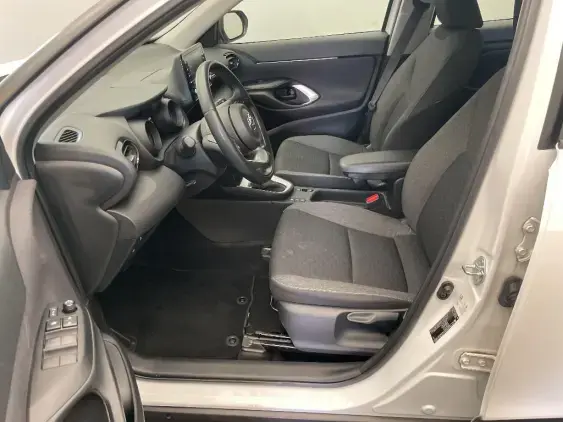 TOYOTA YARIS CROSS I - voiture d'occasion - Photo 18