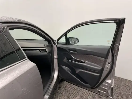 TOYOTA C-HR - voiture d'occasion - Photo 20