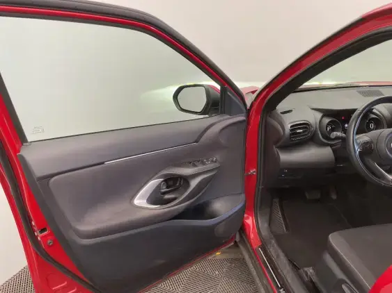 TOYOTA YARIS CROSS I - voiture d'occasion - Photo 19
