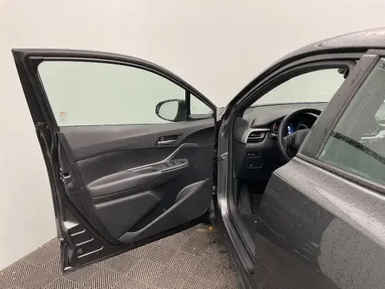 TOYOTA C-HR - voiture d'occasion - Photo 19