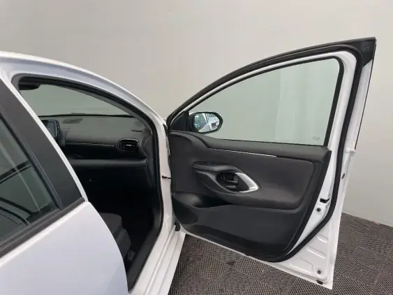TOYOTA YARIS IV - voiture d'occasion - Photo 19