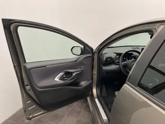 TOYOTA YARIS IV - voiture d'occasion - Photo 19