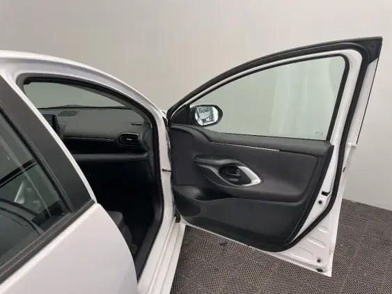 TOYOTA YARIS IV - voiture d'occasion - Photo 20