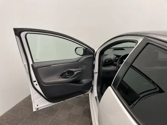 TOYOTA YARIS IV - voiture d'occasion - Photo 19