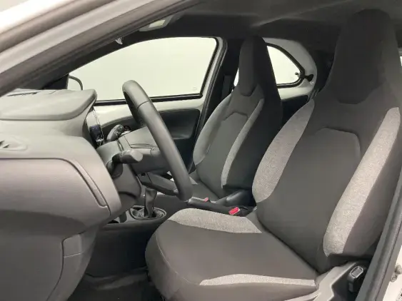TOYOTA AYGO X - voiture d'occasion - Photo 18