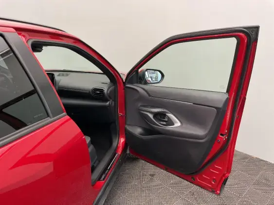 TOYOTA YARIS CROSS I - voiture d'occasion - Photo 19