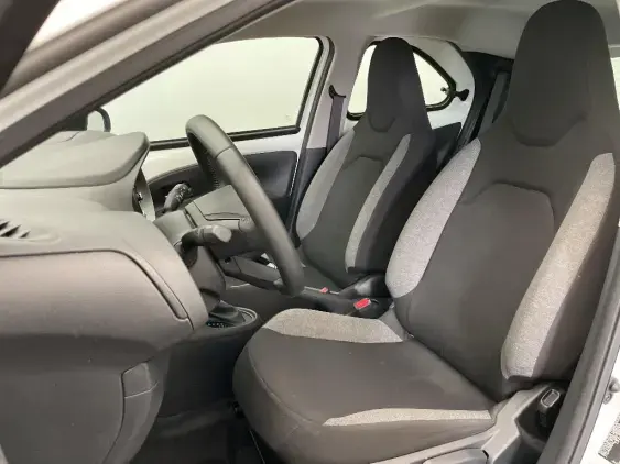 TOYOTA AYGO X - voiture d'occasion - Photo 18