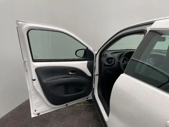 TOYOTA AYGO X - voiture d'occasion - Photo 19