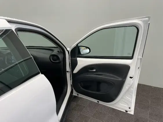 TOYOTA AYGO X - voiture d'occasion - Photo 20