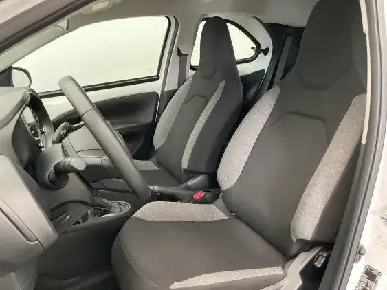 TOYOTA AYGO X - voiture d'occasion - Photo 18