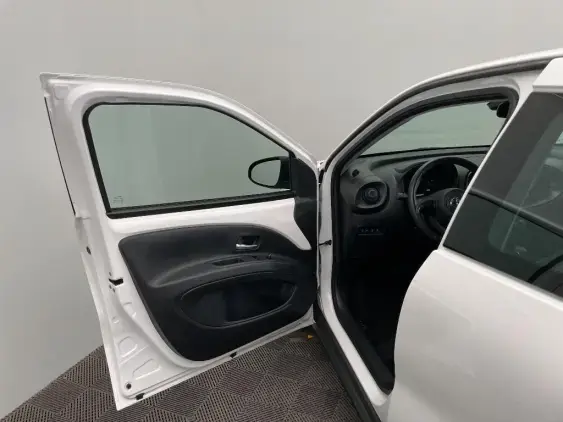 TOYOTA AYGO X - voiture d'occasion - Photo 19