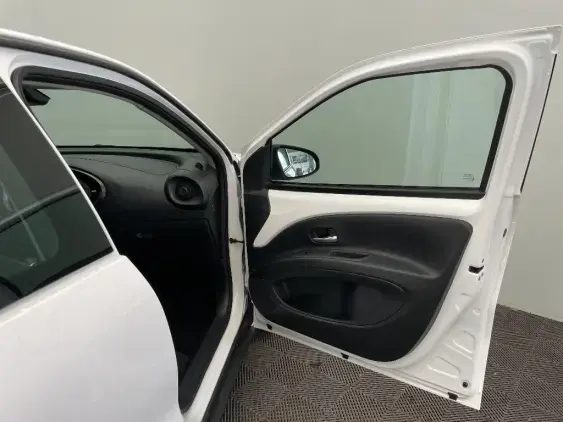 TOYOTA AYGO X - voiture d'occasion - Photo 20