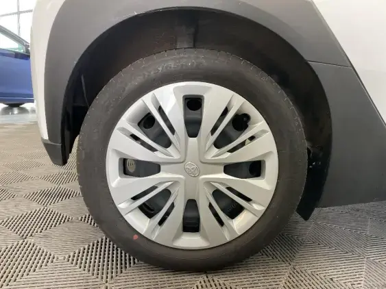 TOYOTA AYGO X - voiture d'occasion - Photo 25