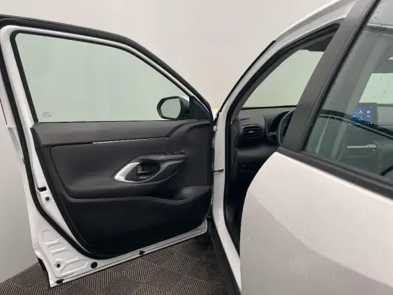 TOYOTA YARIS CROSS I - voiture d'occasion - Photo 19