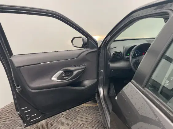 TOYOTA YARIS CROSS I - voiture d'occasion - Photo 19