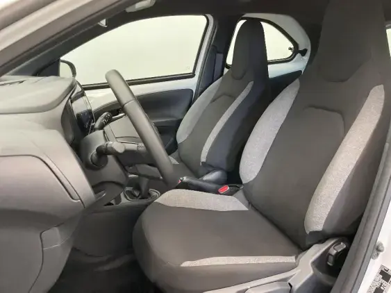 TOYOTA AYGO X - voiture d'occasion - Photo 18