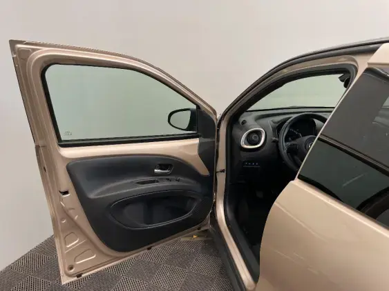 TOYOTA AYGO X - voiture d'occasion - Photo 19
