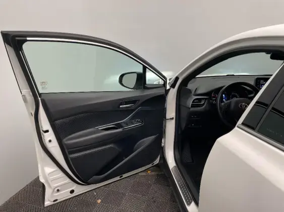 TOYOTA C-HR - voiture d'occasion - Photo 19