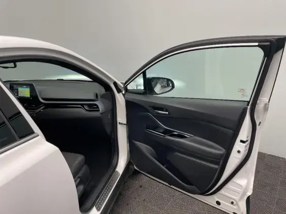 TOYOTA C-HR - voiture d'occasion - Photo 20