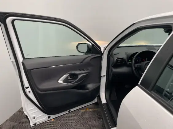 TOYOTA YARIS CROSS I - voiture d'occasion - Photo 19