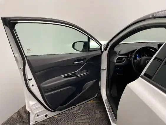 TOYOTA C-HR - voiture d'occasion - Photo 19