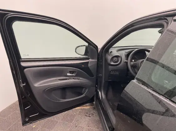 TOYOTA AYGO X - voiture d'occasion - Photo 19