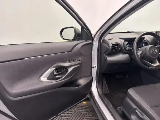 TOYOTA YARIS CROSS I - voiture d'occasion - Photo 19