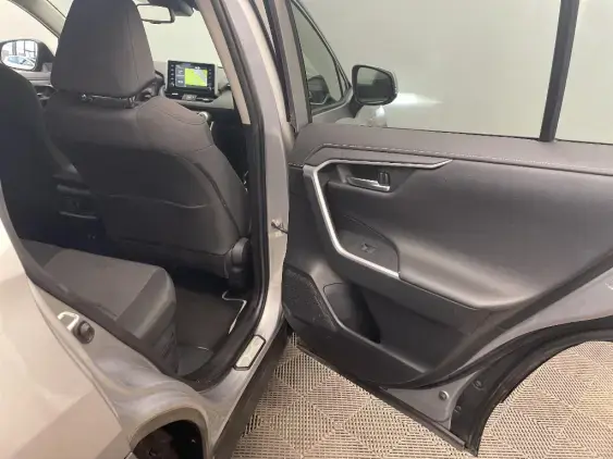 TOYOTA RAV4 V - voiture d'occasion - Photo 20