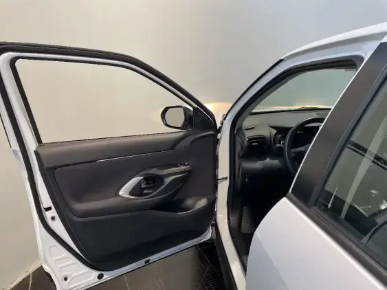 TOYOTA YARIS CROSS I - voiture d'occasion - Photo 19