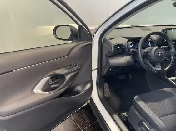 TOYOTA YARIS CROSS I - voiture d'occasion - Photo 19