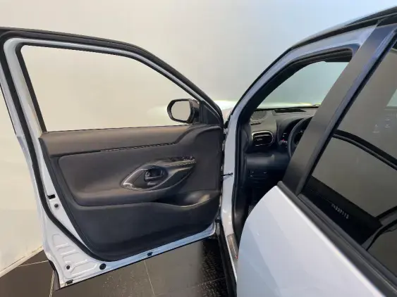 TOYOTA YARIS CROSS I - voiture d'occasion - Photo 19