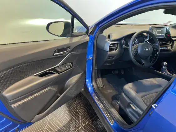 TOYOTA C-HR - voiture d'occasion - Photo 19