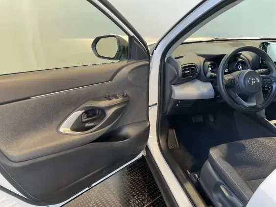 TOYOTA YARIS CROSS I - voiture d'occasion - Photo 19