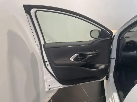 TOYOTA YARIS IV - voiture d'occasion - Photo 19