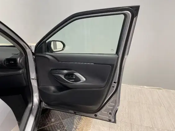 TOYOTA YARIS CROSS I - voiture d'occasion - Photo 20