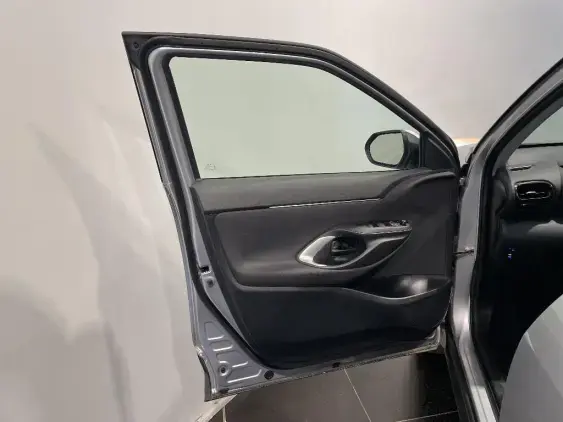 TOYOTA YARIS CROSS I - voiture d'occasion - Photo 19