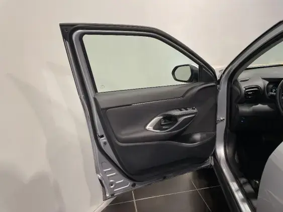 TOYOTA YARIS CROSS I - voiture d'occasion - Photo 19