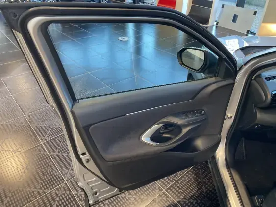 TOYOTA YARIS CROSS I - voiture d'occasion - Photo 19