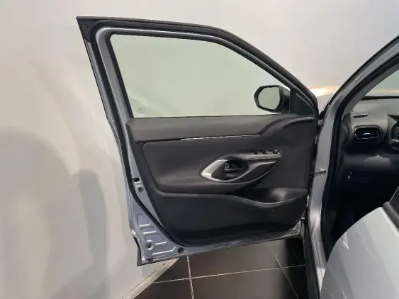 TOYOTA YARIS CROSS I - voiture d'occasion - Photo 19