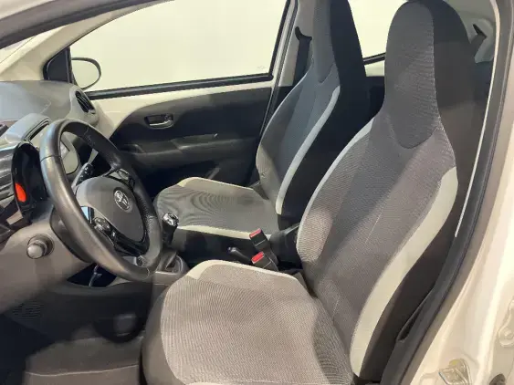 TOYOTA AYGO II - voiture d'occasion - Photo 18