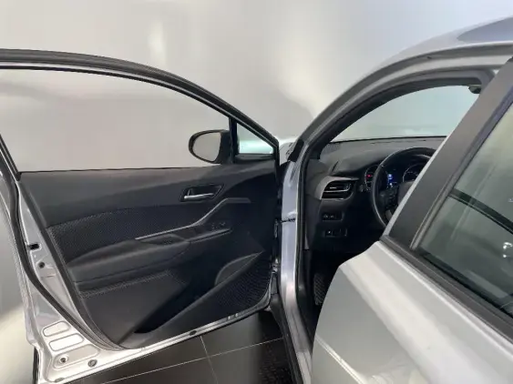 TOYOTA C-HR - voiture d'occasion - Photo 19