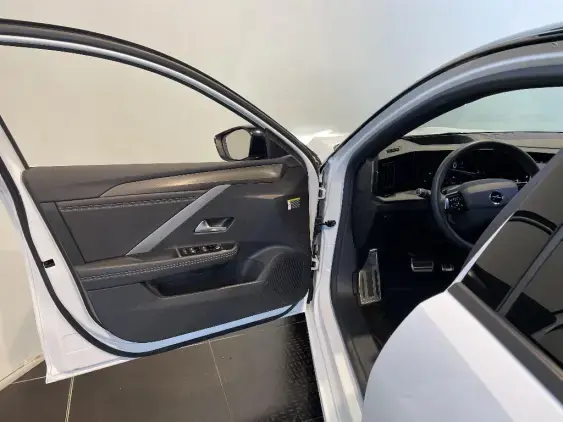 OPEL ASTRA L - voiture d'occasion - Photo 19