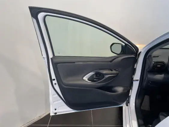 TOYOTA YARIS IV - voiture d'occasion - Photo 19