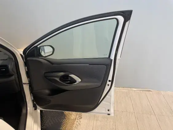 TOYOTA YARIS IV - voiture d'occasion - Photo 20